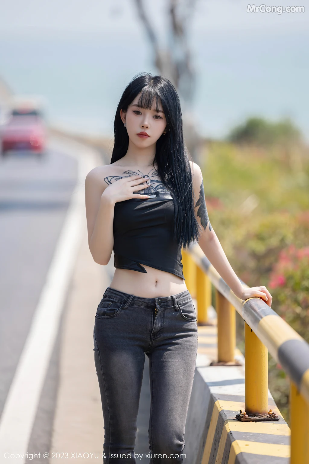 XiaoYu Vol.1047: 奶瓶 (99 photos)