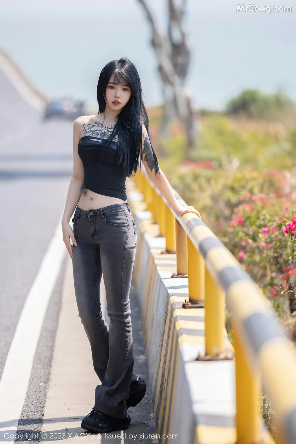 XiaoYu Vol.1047: 奶瓶 (99 photos)