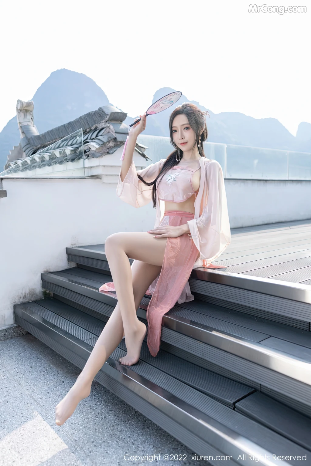 XIUREN No.6040: Yanni (王馨瑶) (85 photos)