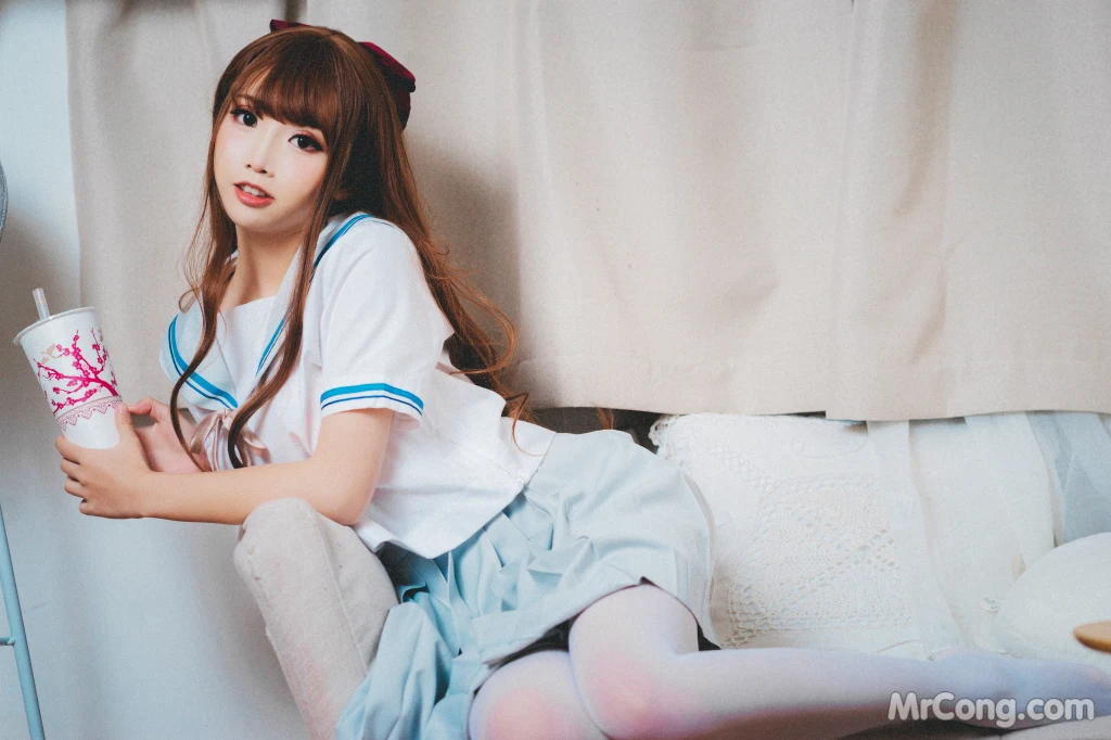 Coser@面饼仙儿 No.043: JK秀 (16 photos)