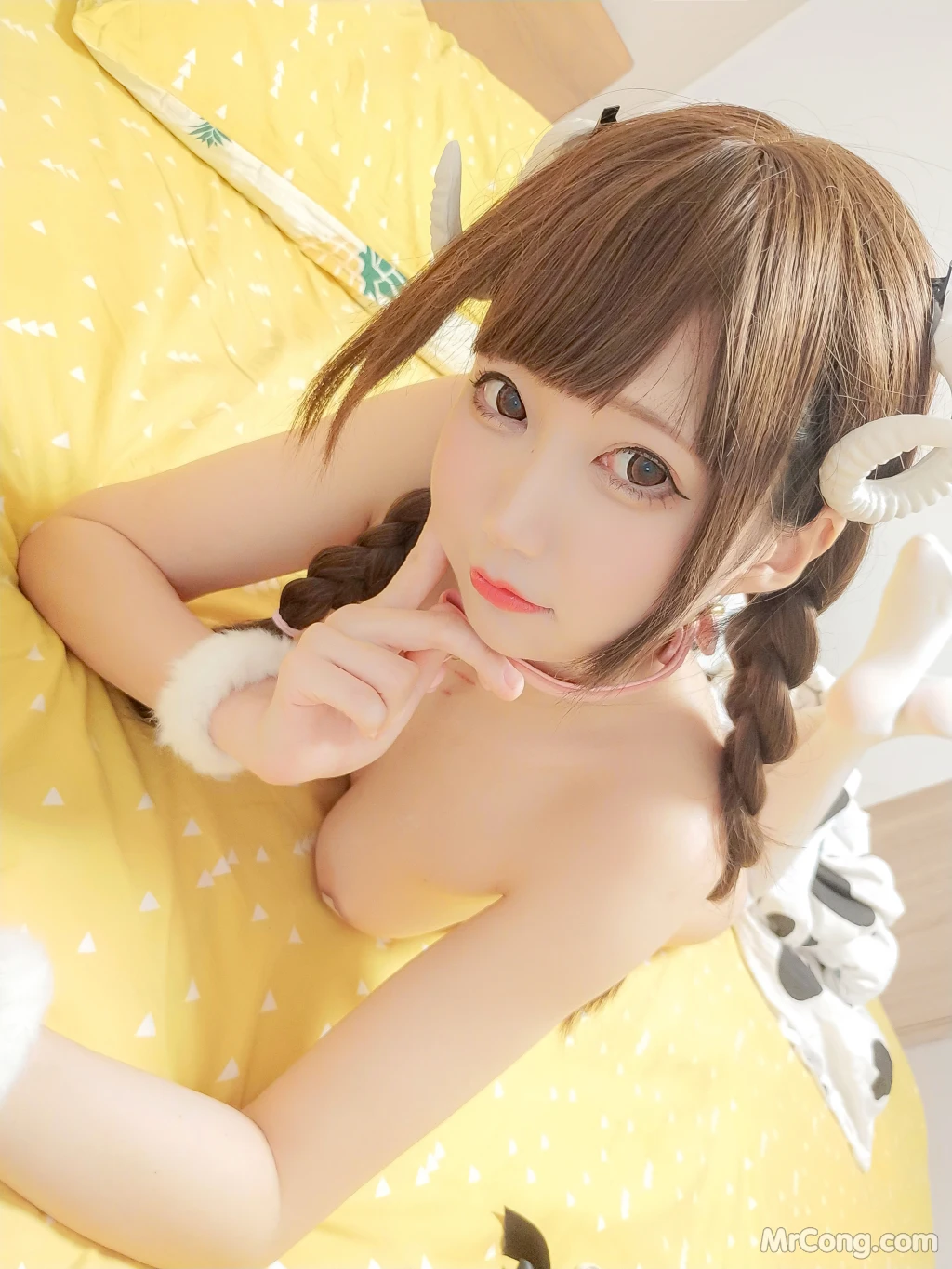 Coser@NAGISA魔物喵: 淫らな乳牛 (45 photos) 7 Coser@NAGISA魔物喵: 淫らな乳牛 (45 photos) 7