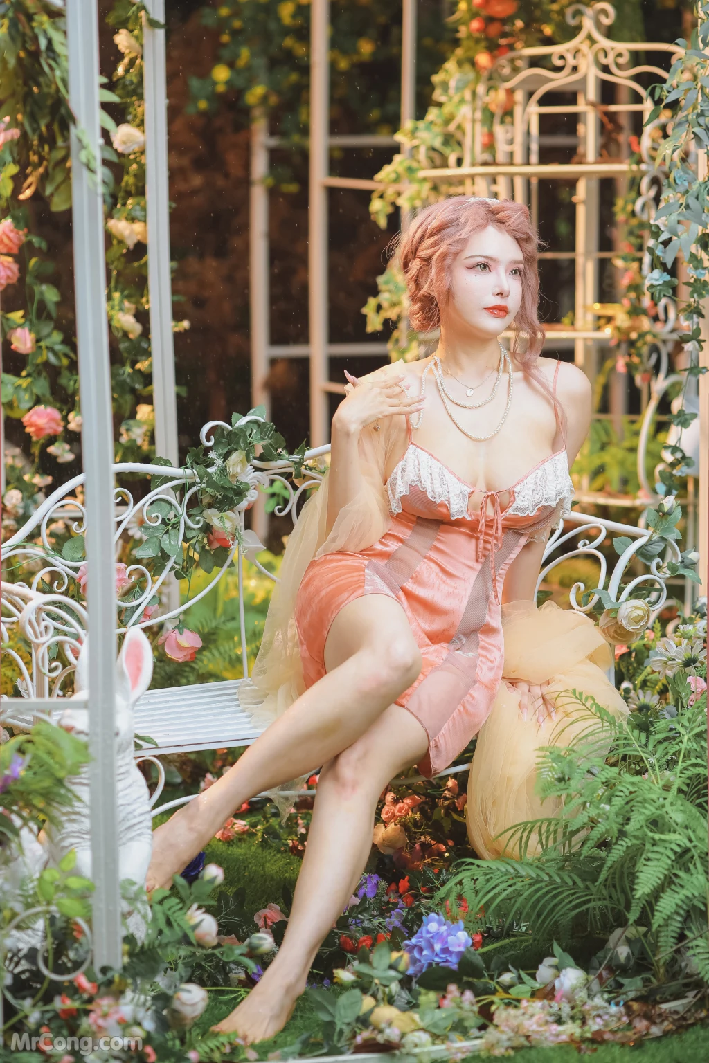 Coser@Xia Xiao Qiu Qiu Qiu (夏小秋秋秋) No.107: 花园嬉水 (67 photos)