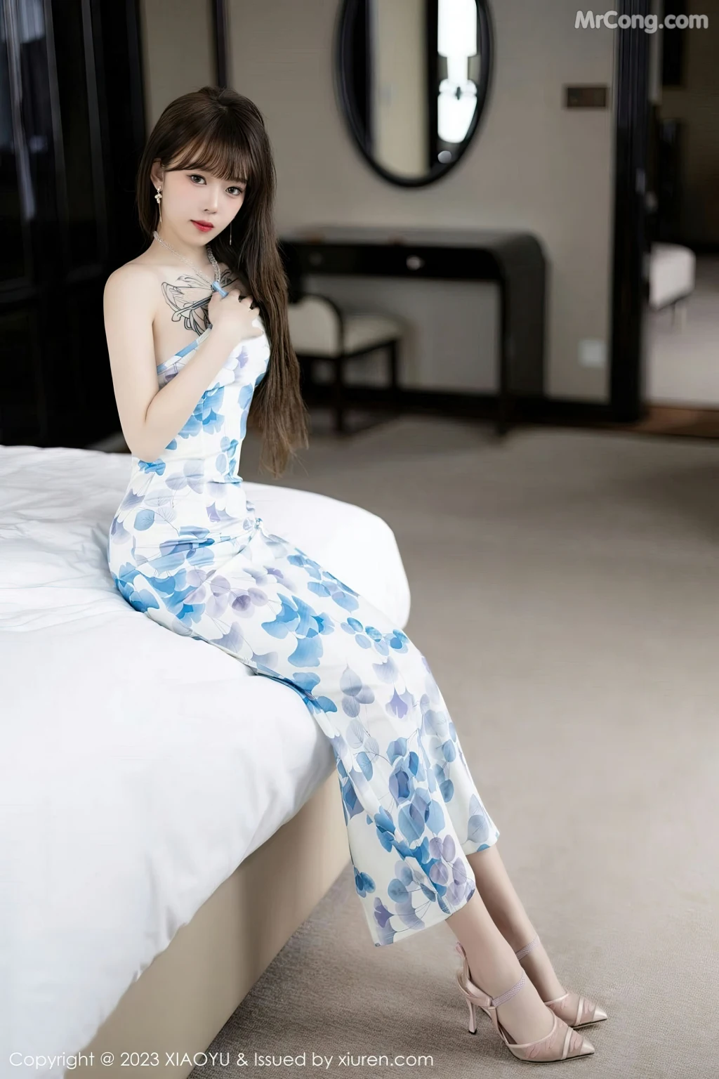 XiaoYu Vol.985: 奶瓶 (85 photos)