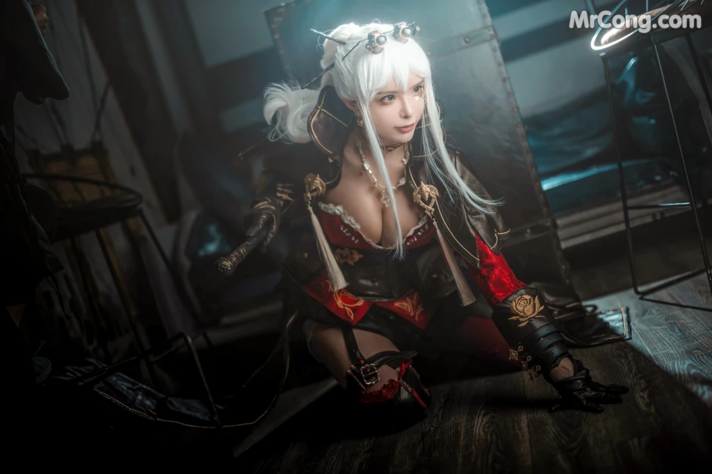 Coser@Xia Xiao Qiu Qiu Qiu (夏小秋秋秋) No.90: 火辣出击 (35 photos )