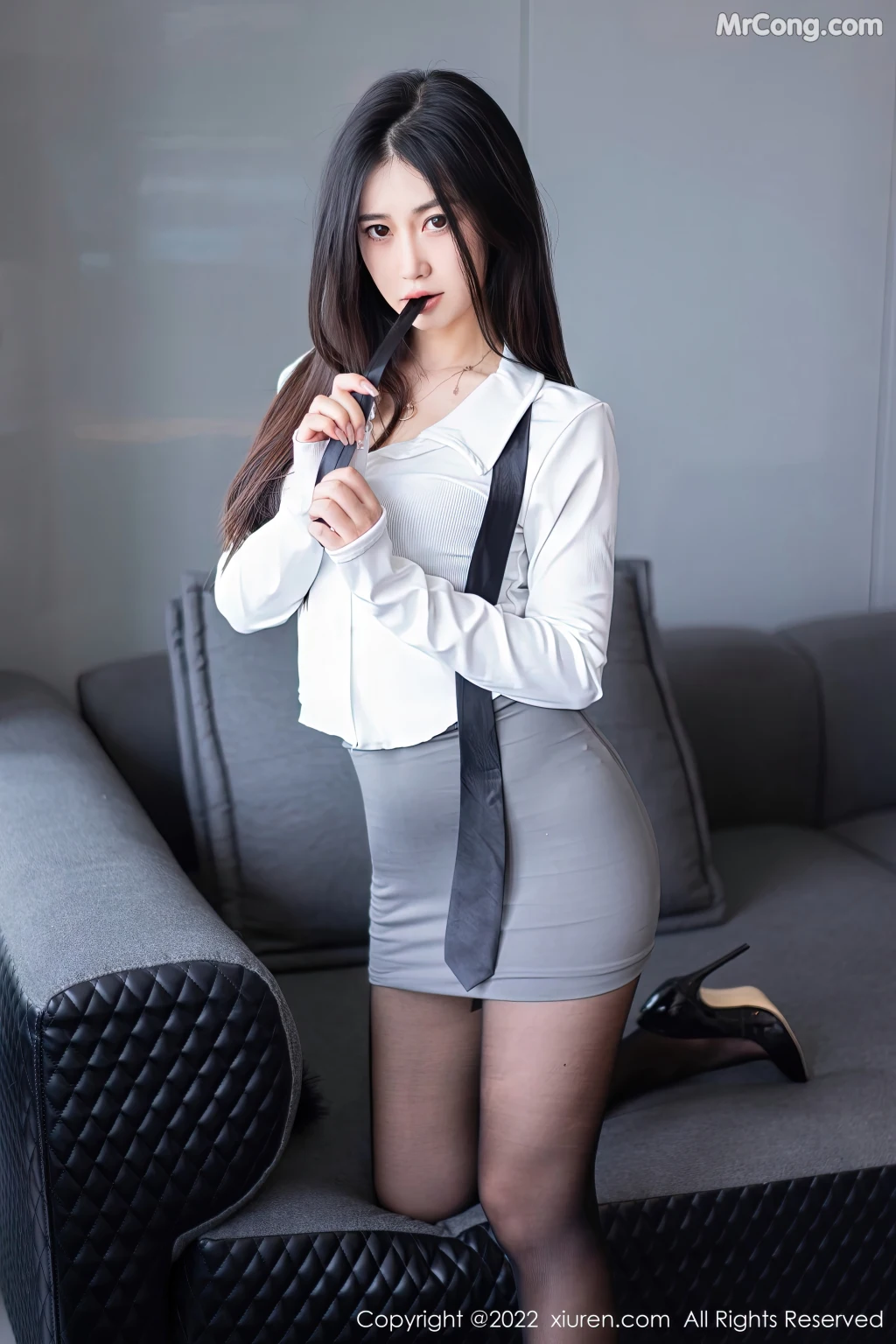 XIUREN No.5795: laura阿姣 (68 photos)