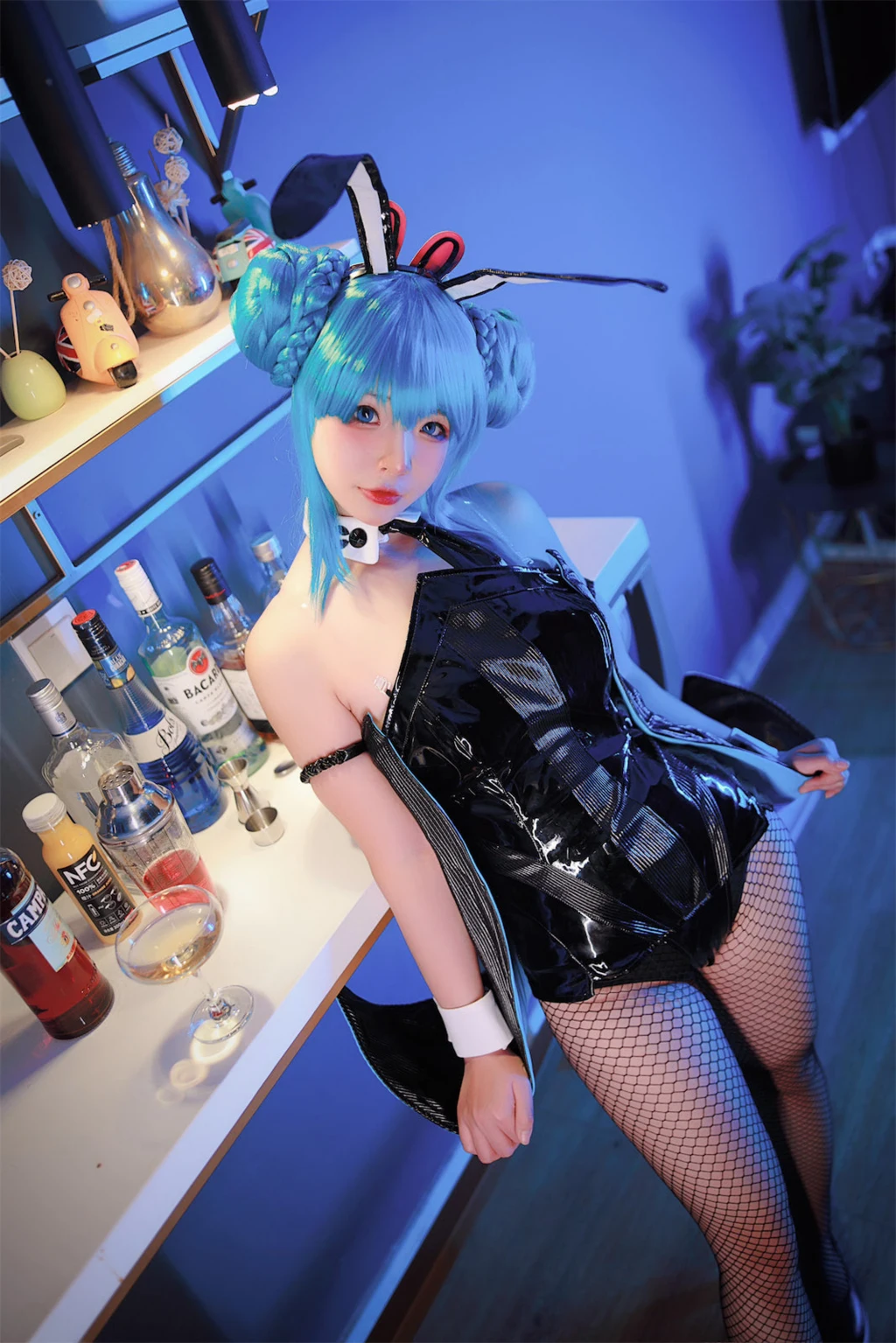 Coser@yuuhui玉汇 No.024: 初音黑兔 (47 photos)