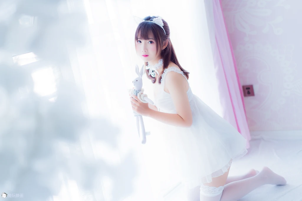 Coser@面饼仙儿 No.002: 吊带睡衣 (50 photos)