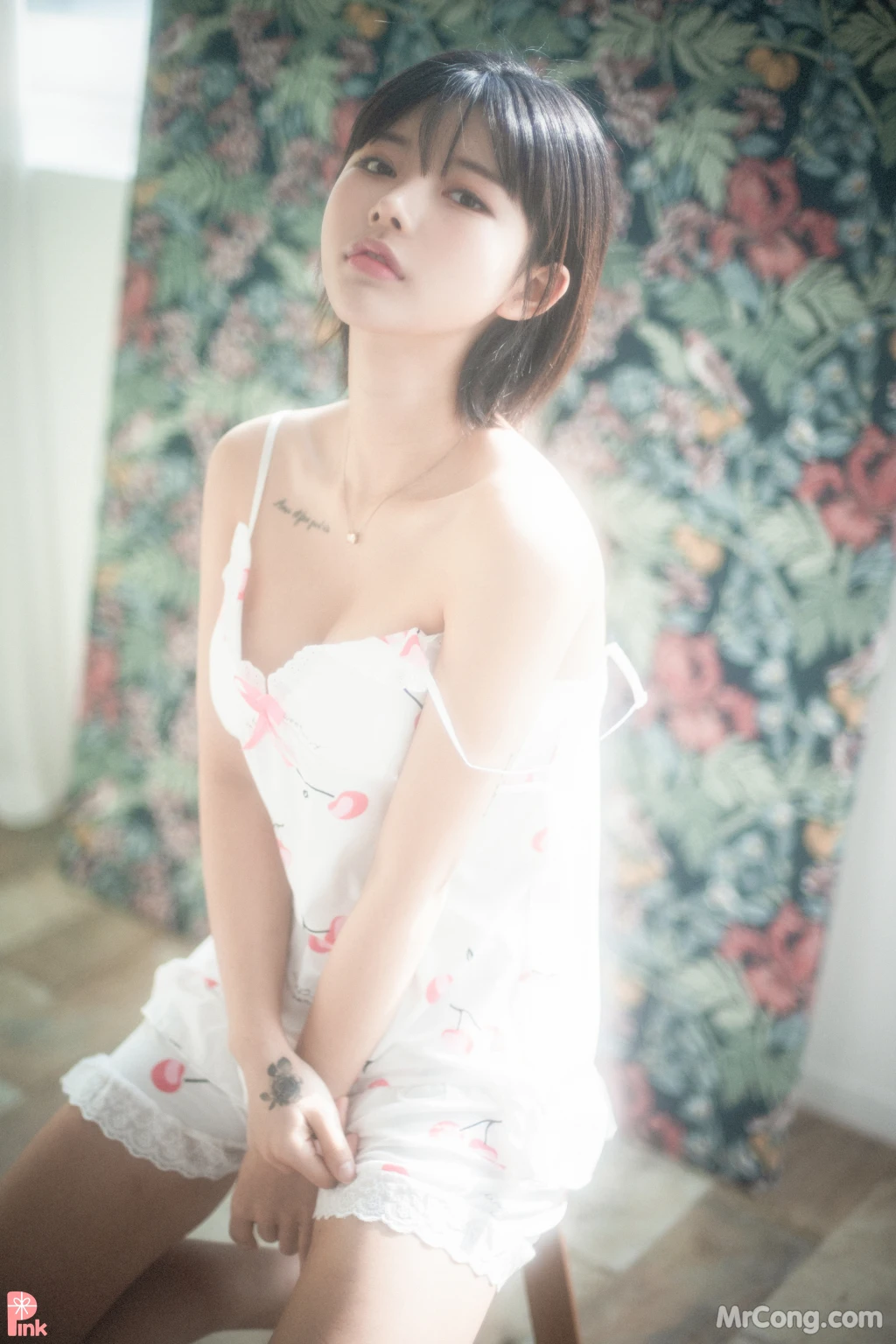 [PINK] U.Hwa (은유화): Floral (265 photos )