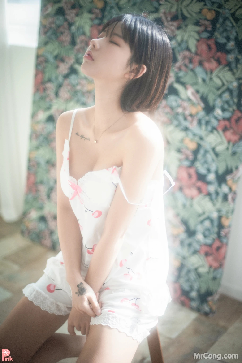 [PINK] U.Hwa (은유화): Floral (265 photos )