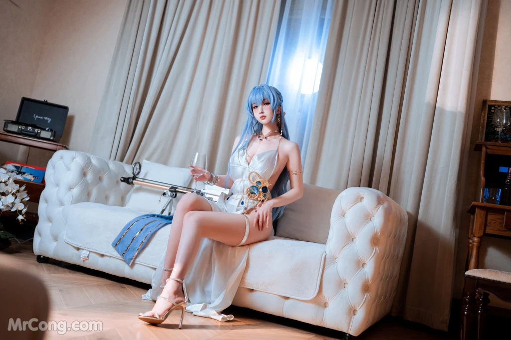 Coser@rioko凉凉子 Vol.114: 海伦礼服 (48 photos )