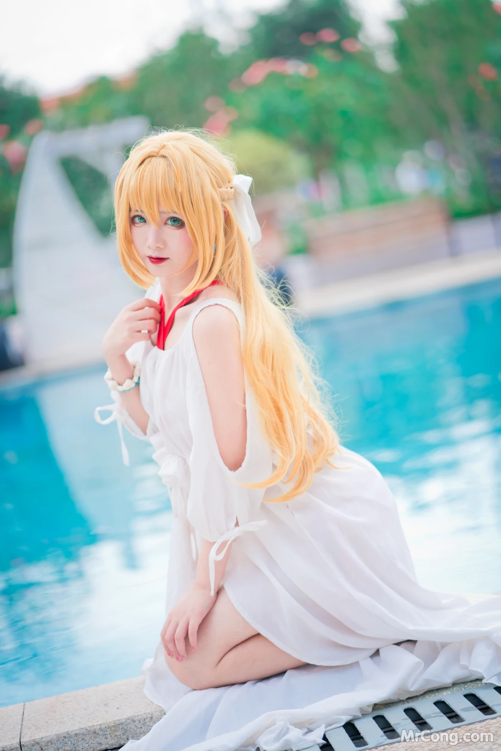 Coser@七海抹茶酱 No.02: 尼禄泳装 (16 photos)