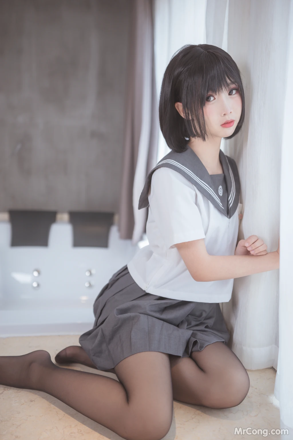 Coser@面饼仙儿 No.016: 脑内少女 黑丝JK (25 photos)