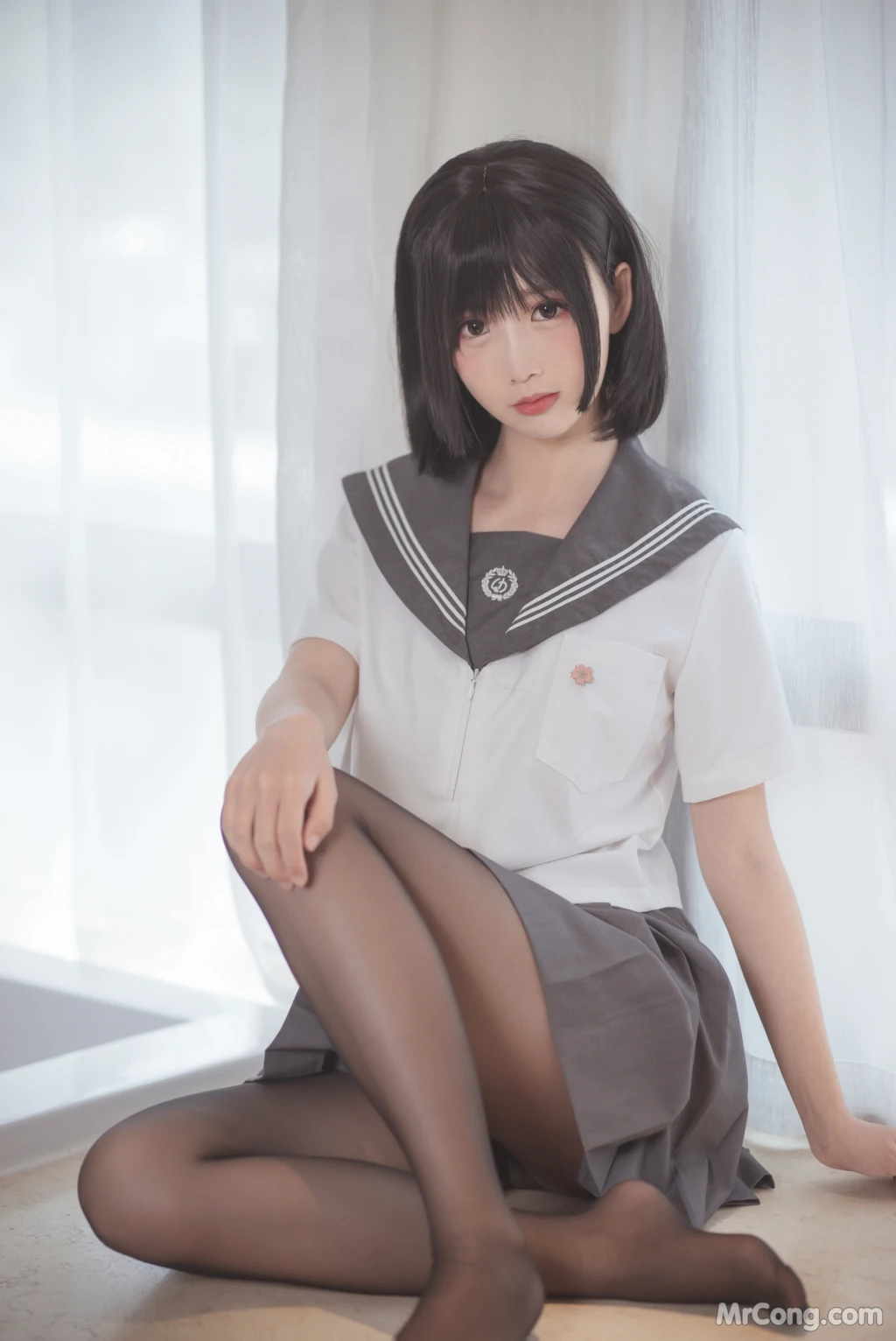 Coser@面饼仙儿 No.016: 脑内少女 黑丝JK (25 photos)