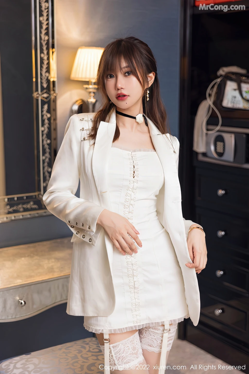 XIUREN No.5845: Ula (绮里嘉) (72 photos)