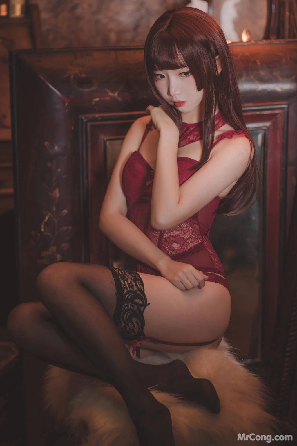 Coser@面饼仙儿 No.014: 脑内少女 红色束衣 (22 photos)