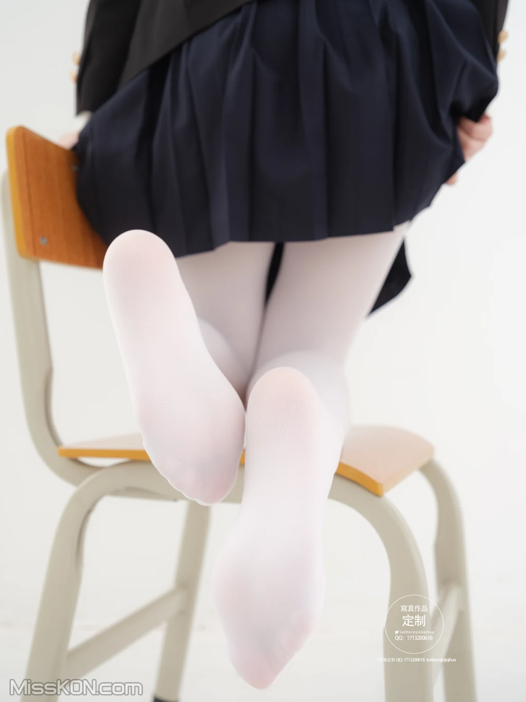紧急企划 EX-006: 见希w 西式JK 白丝 (75 photos ) 19 紧急企划 EX-006: 见希w 西式JK 白丝 (75 photos ) 19