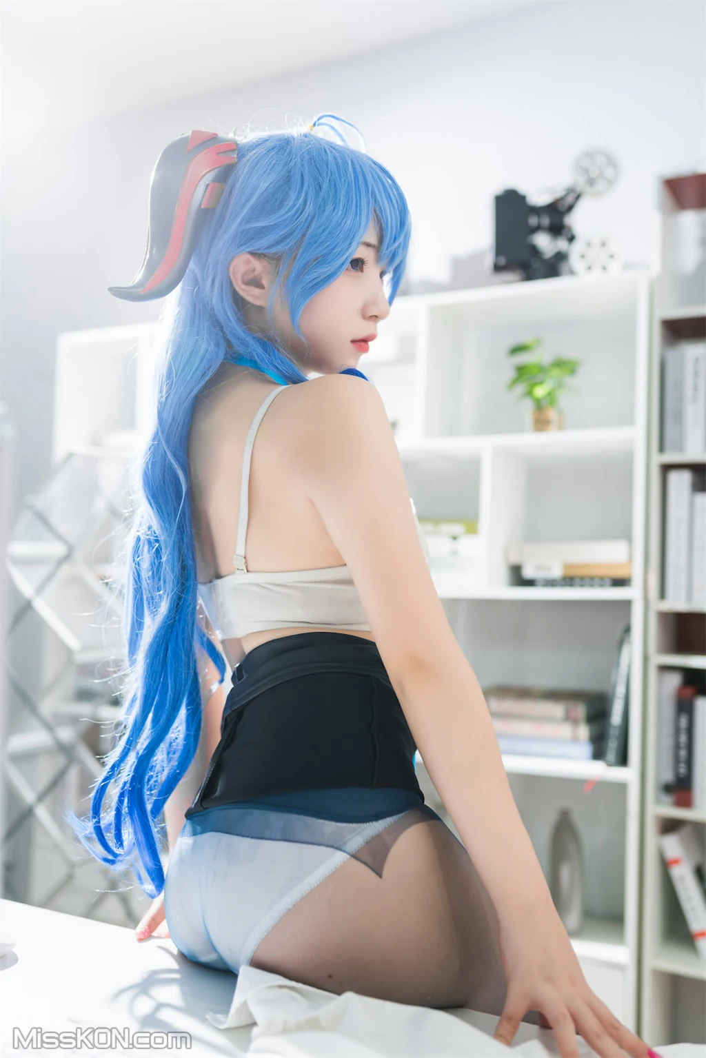 Coser@花铃: 甘雨秘书OL (93 photos) 3 Coser@花铃: 甘雨秘书OL (93 photos) 3