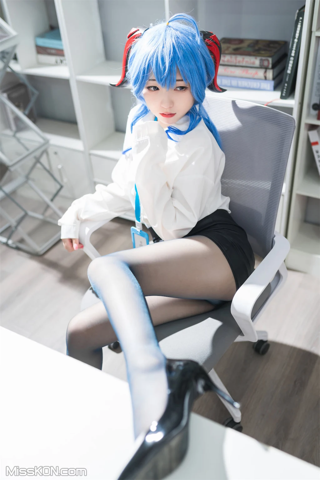 Coser@花铃: 甘雨秘书OL (93 photos) 8 Coser@花铃: 甘雨秘书OL (93 photos) 8