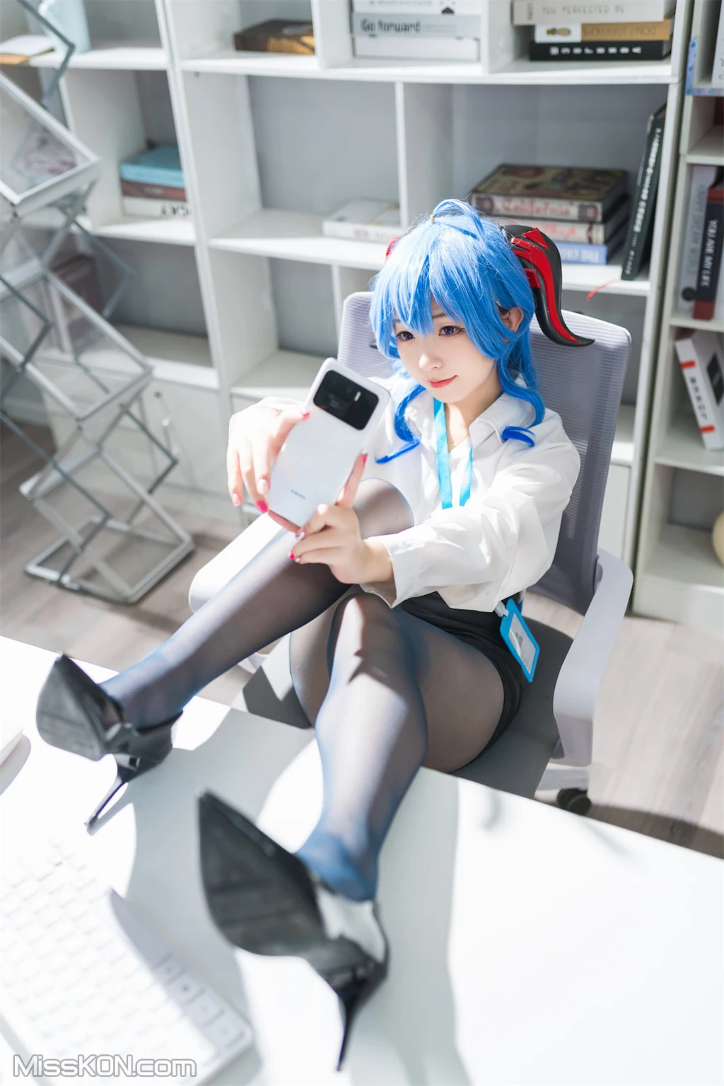 Coser@花铃: 甘雨秘书OL (93 photos) 11 Coser@花铃: 甘雨秘书OL (93 photos) 11