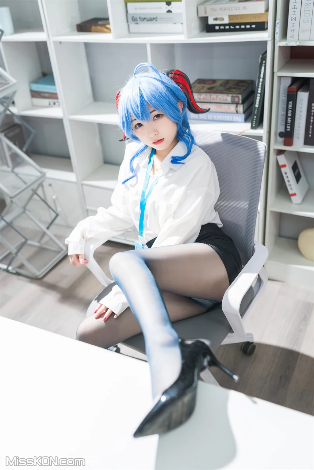 Coser@花铃: 甘雨秘书OL (93 photos) 9 Coser@花铃: 甘雨秘书OL (93 photos) 9