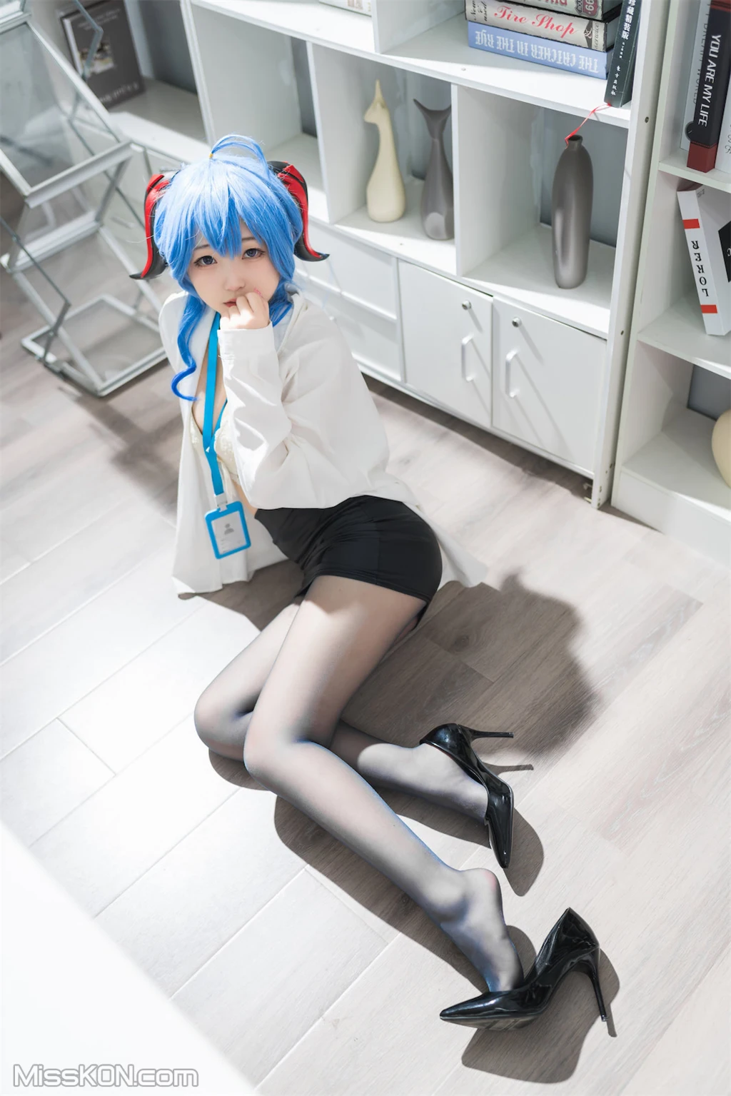 Coser@花铃: 甘雨秘书OL (93 photos) 7 Coser@花铃: 甘雨秘书OL (93 photos) 7