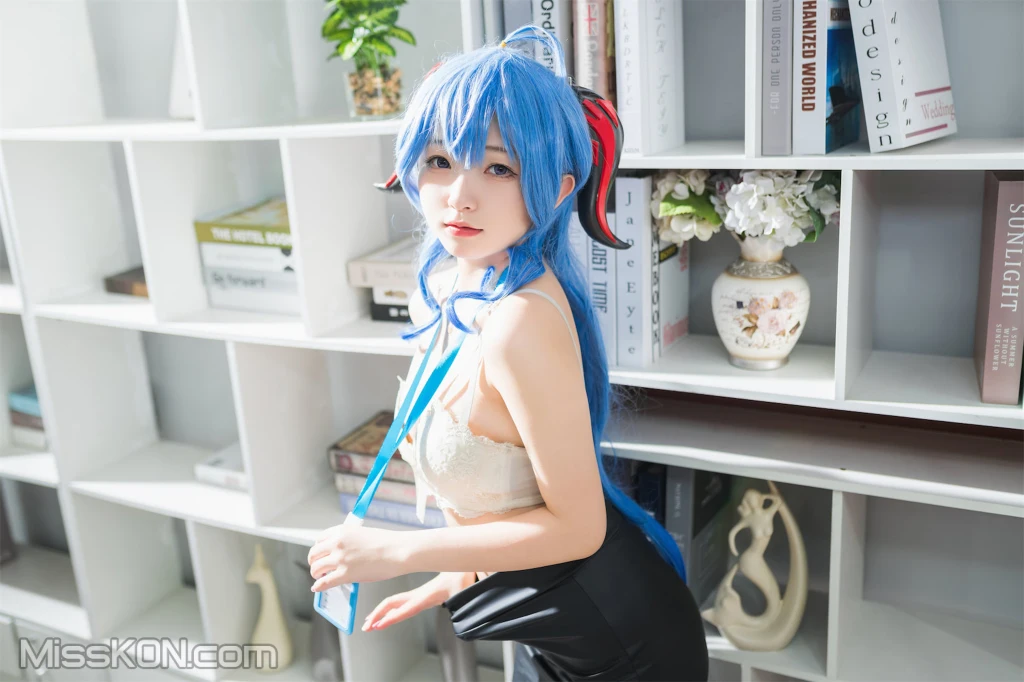 Coser@花铃: 甘雨秘书OL (93 photos) 