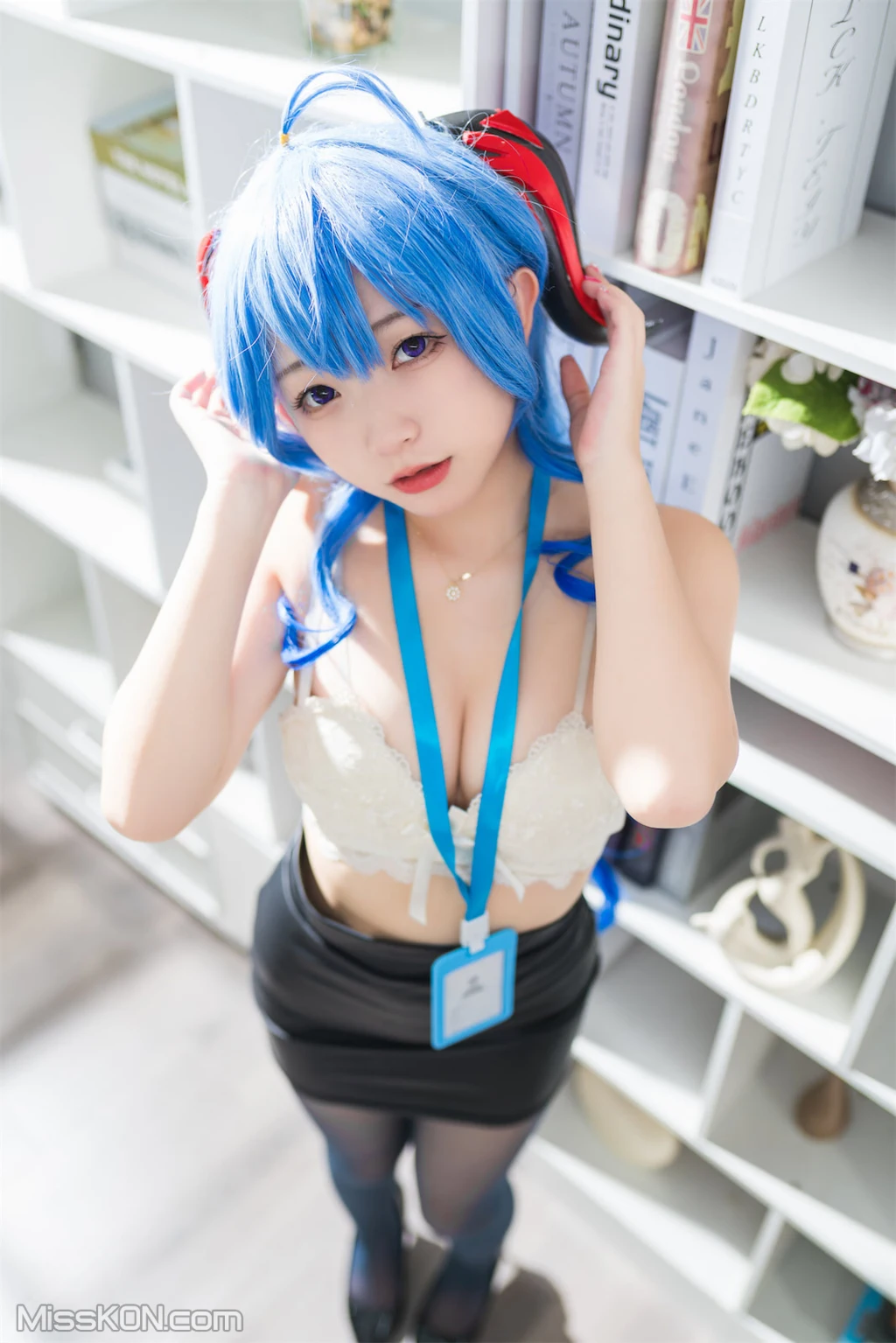 Coser@花铃: 甘雨秘书OL (93 photos) 0 Coser@花铃: 甘雨秘书OL (93 photos) 0