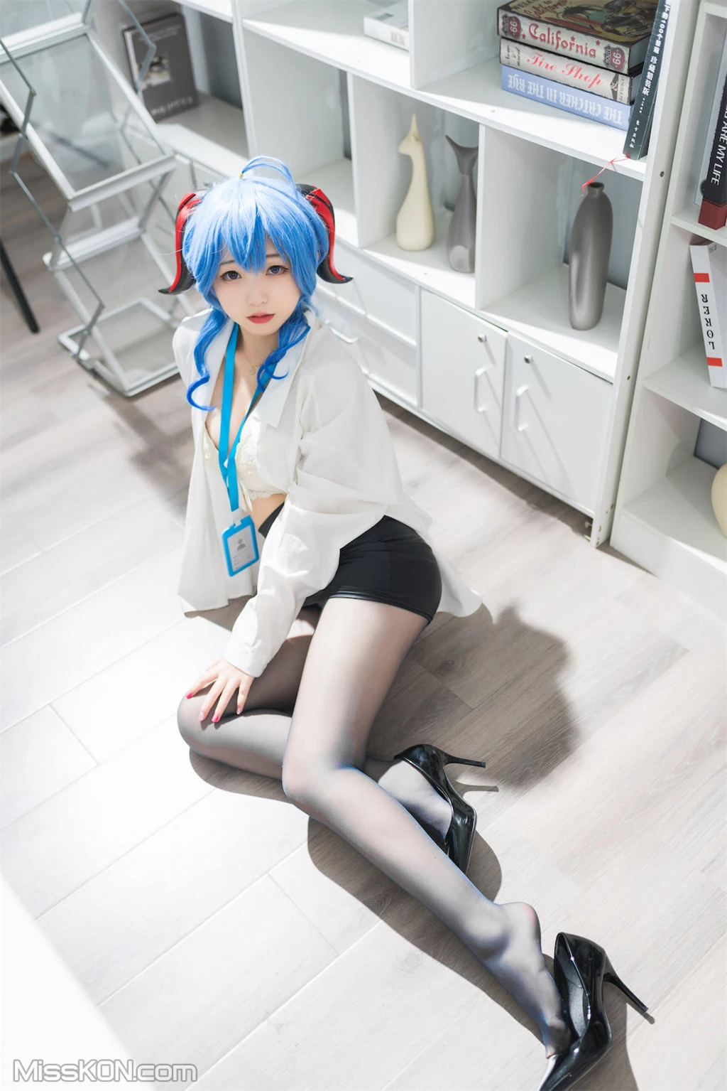 Coser@花铃: 甘雨秘书OL (93 photos) 6 Coser@花铃: 甘雨秘书OL (93 photos) 6