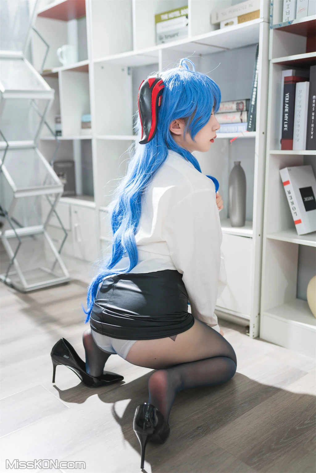 Coser@花铃: 甘雨秘书OL (93 photos) 17 Coser@花铃: 甘雨秘书OL (93 photos) 17