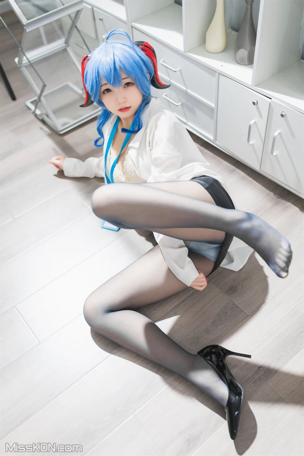 Coser@花铃: 甘雨秘书OL (93 photos) 9 Coser@花铃: 甘雨秘书OL (93 photos) 9