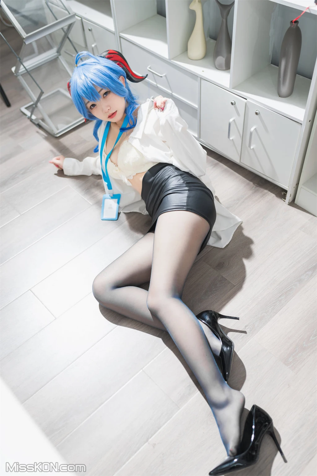 Coser@花铃: 甘雨秘书OL (93 photos) 10 Coser@花铃: 甘雨秘书OL (93 photos) 10