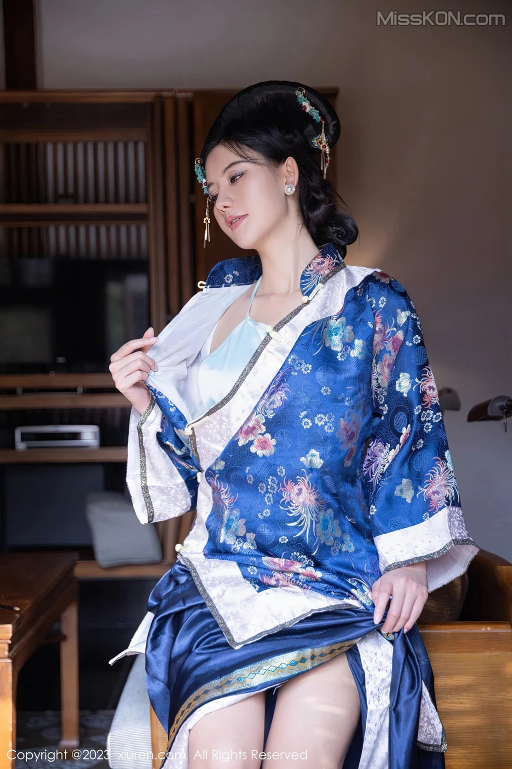 XIUREN No.6398: Jiu Shi A Zhu A (就是阿朱啊) (87 photos) 8 XIUREN No.6398: Jiu Shi A Zhu A (就是阿朱啊) (87 photos) 8