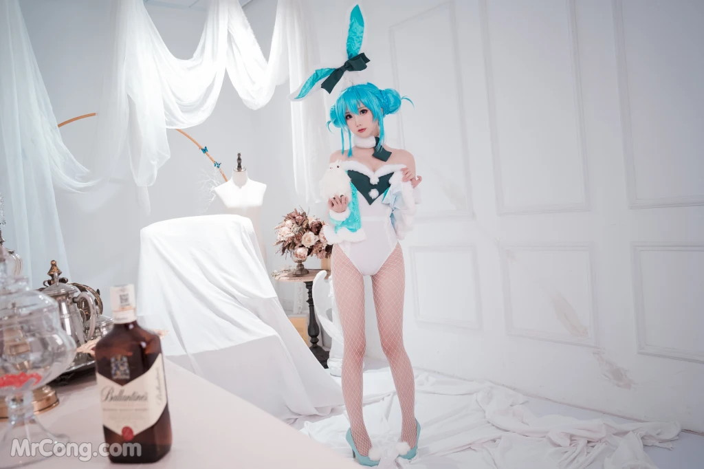Coser@面饼仙儿 No.088: 初音兔女郎 (17 photos)