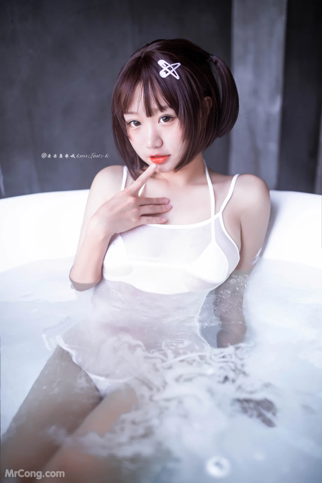 Coser@柒柒要乖哦: 激凸死库水X白色Spa (34 photos)