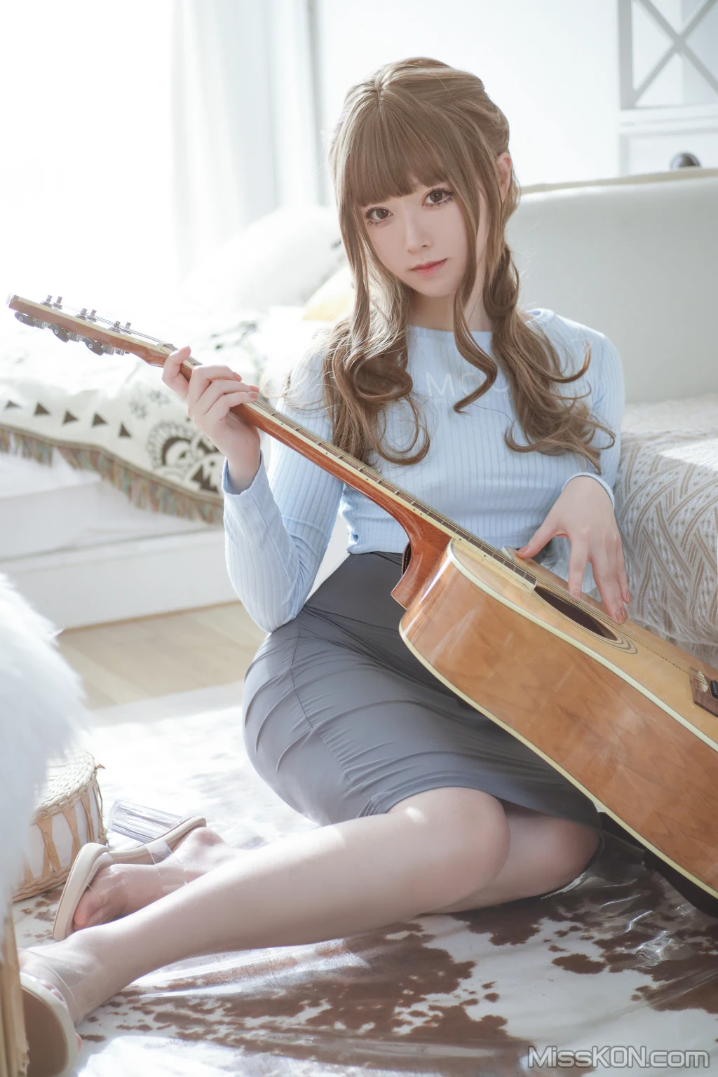 Coser@Asagiriai (愛ちゃん): 吉他妹妹 (26 photos)