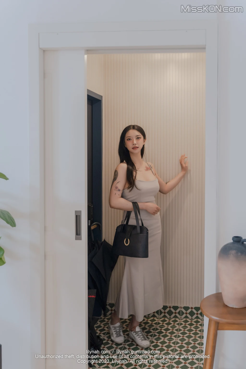 [Lilynah] LW082 Mina (민아): Vol.03 – Marriged Woman Next Door (49 photos) 