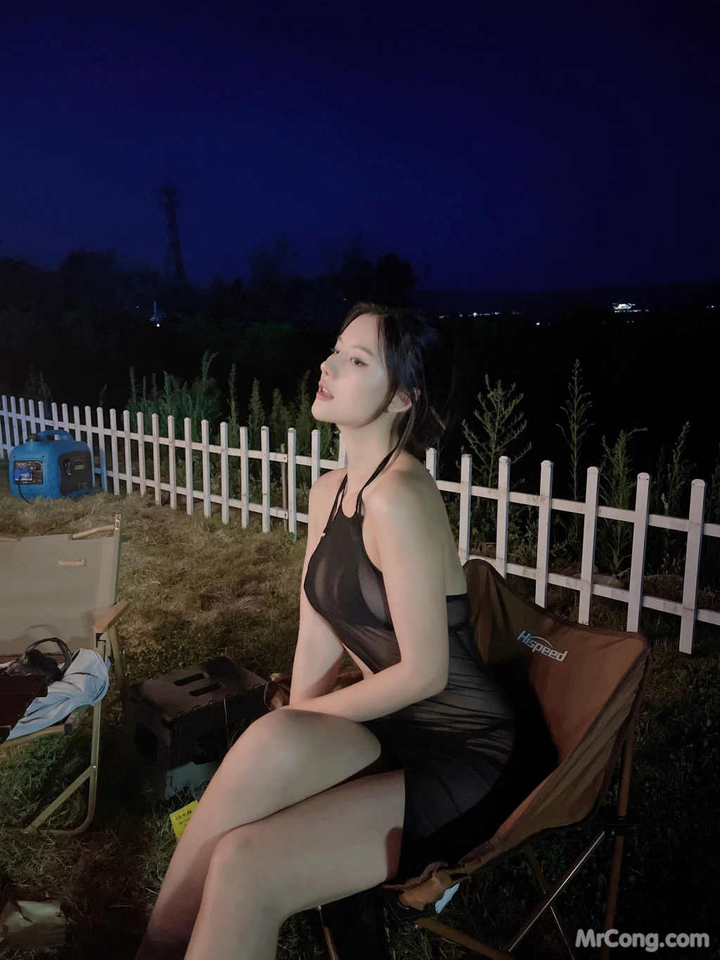 Jiu Shi A Zhu A (就是阿朱啊): 露营之夜 (14 photos)