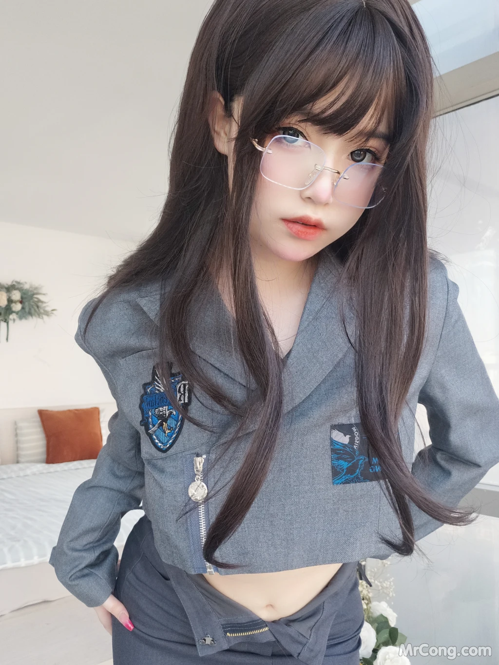Coser@女主K: 沉默的学姐 (102 photos)