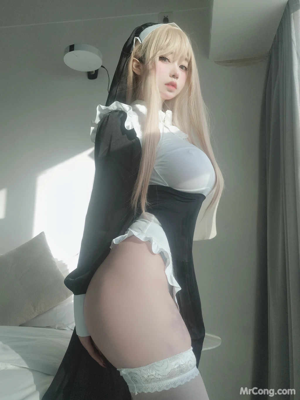 Coser@女主K: 修女 (80 photos)