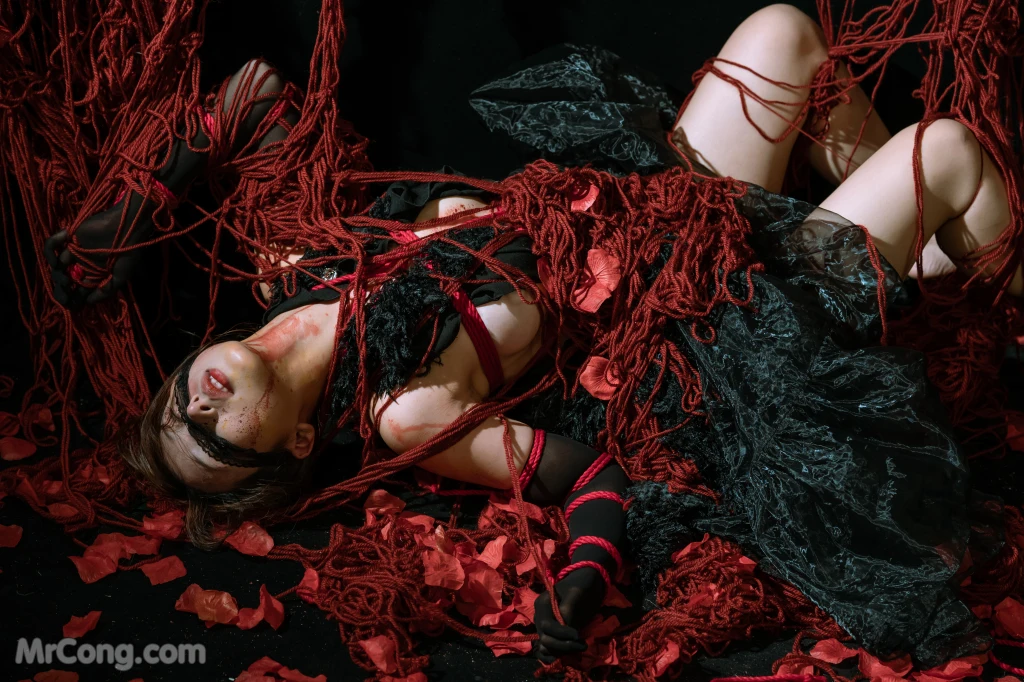 Coser@云溪溪 (Yunx1x1) Vol.060: 奶桃桃 月 (48 photos)