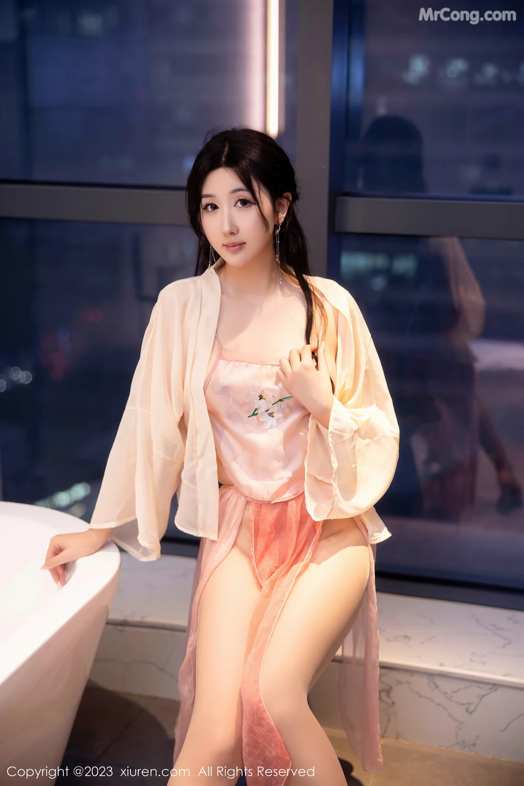 XIUREN No.6262: Jiang Zhen Zhen (江真真) (71 photos)