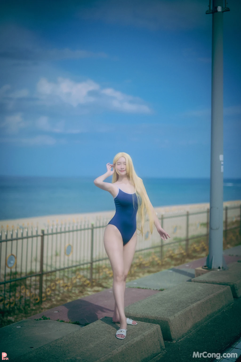 [PINK] Lee Ahrin: Meet Me in The Summer (90 photos)