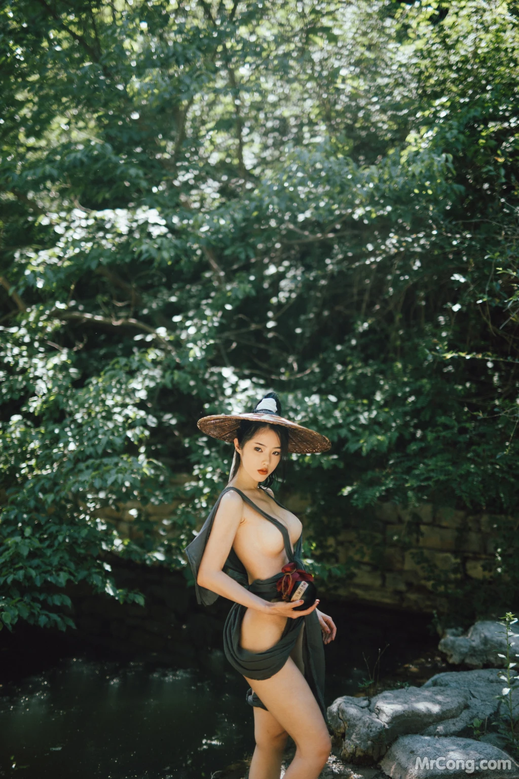 Coser@钛合金TiTi: 山间 (100 photos) 0 Coser@钛合金TiTi: 山间 (100 photos) 0