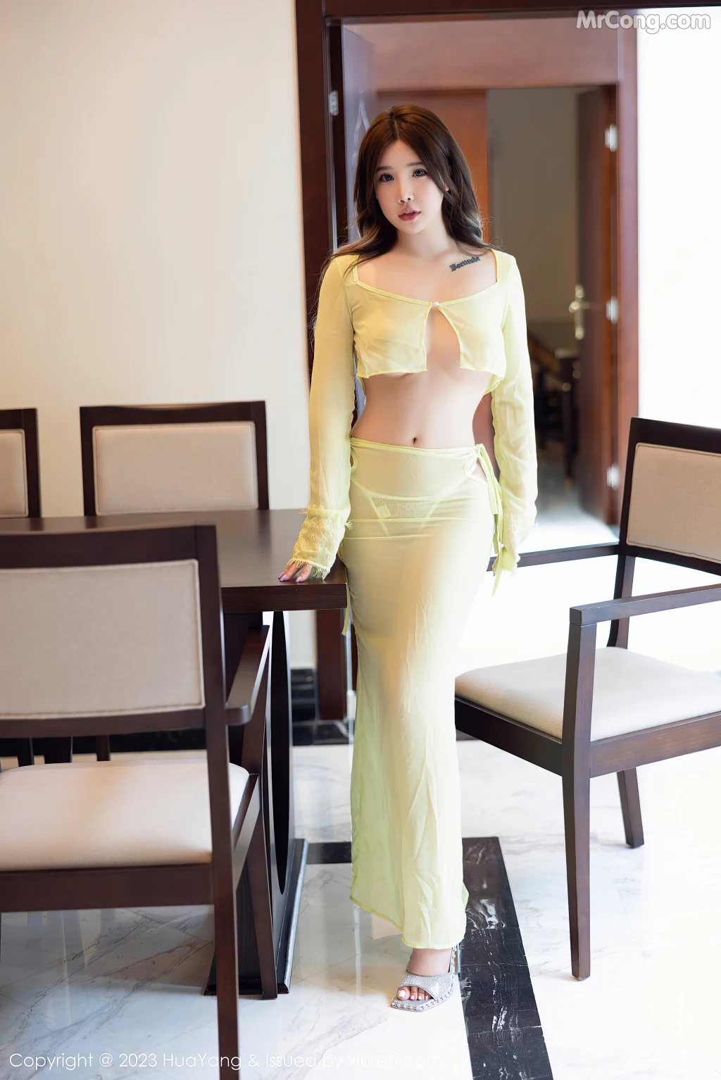 HuaYang Vol.540: 小海臀Rena (78 photos)