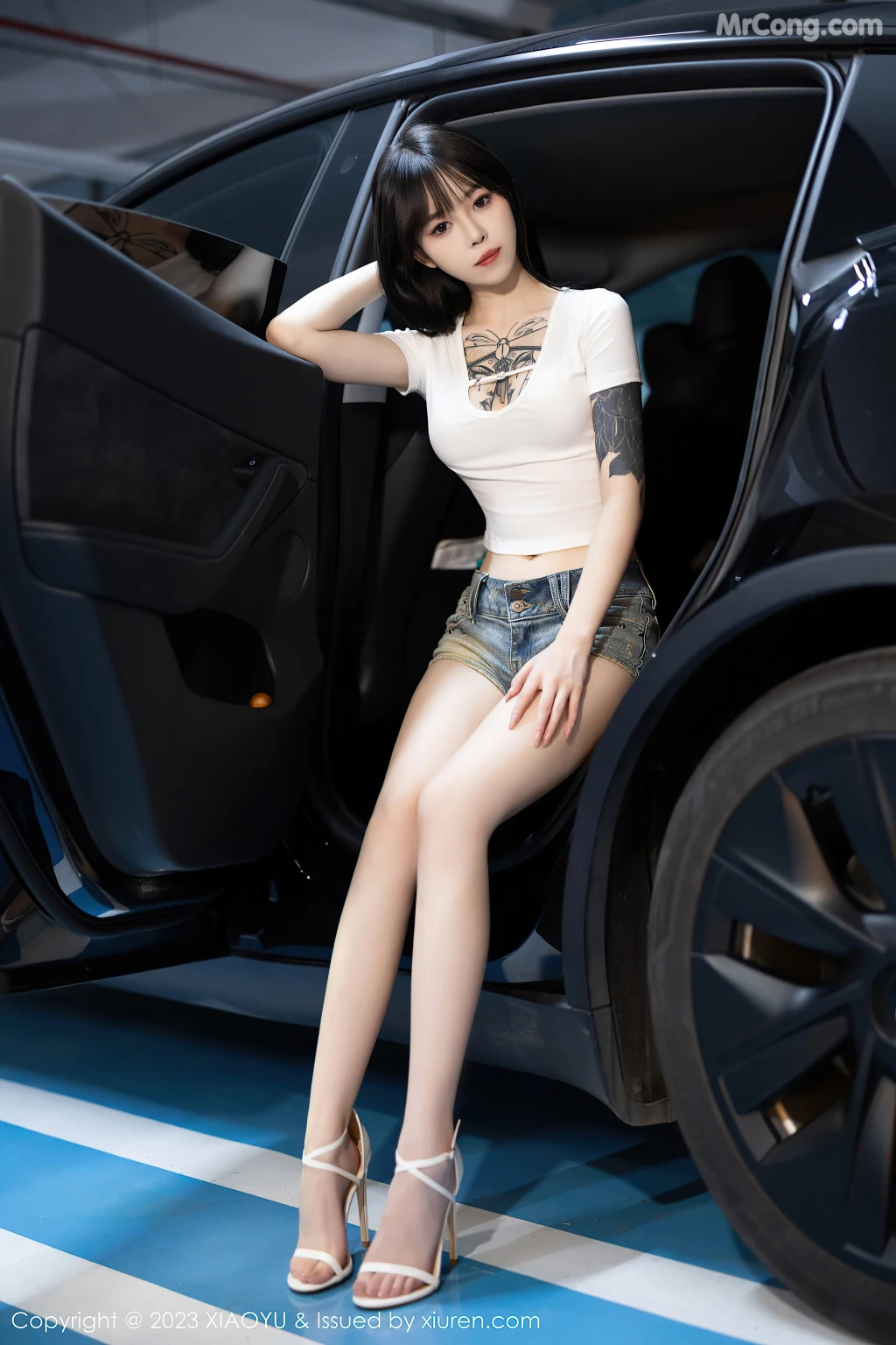 XiaoYu Vol.1096: 奶瓶 (91 photos)