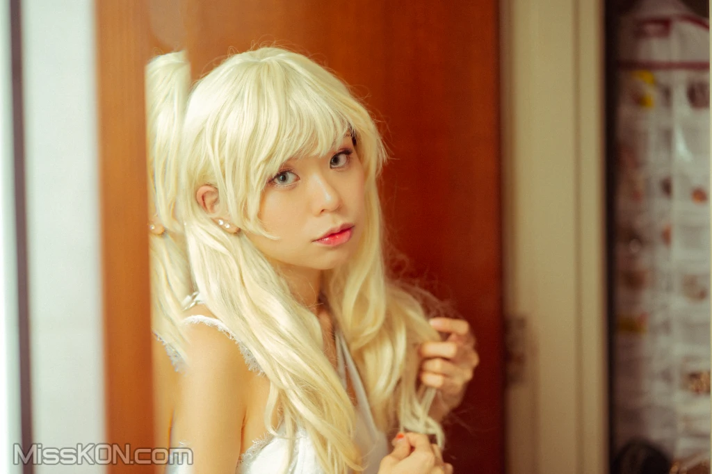 Kuromelo (黒メル): Bounded Wings Series 1 – Tricia White Feather (83 photos) 