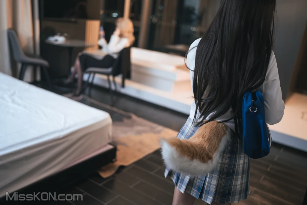 Coser@面饼仙儿 No.119: rioko凉凉子-女上司-双人版 (41 photos ) 