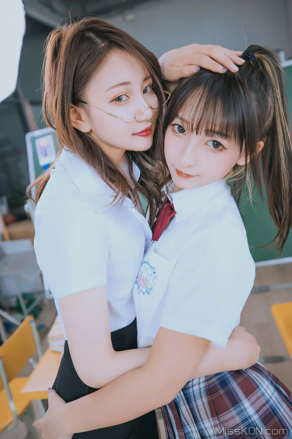 Coser@神楽坂真冬 Vol.059: 绝对企画-百合教室《数之歌》 (150 photos ) 