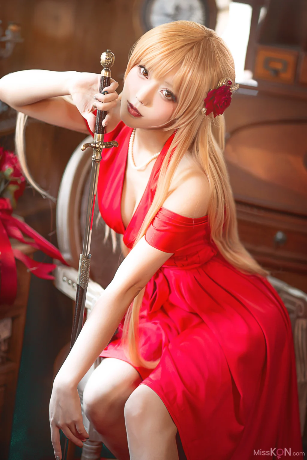 Coser@切切Celia: 刀剑神域 亚丝娜礼服 (28 photos)