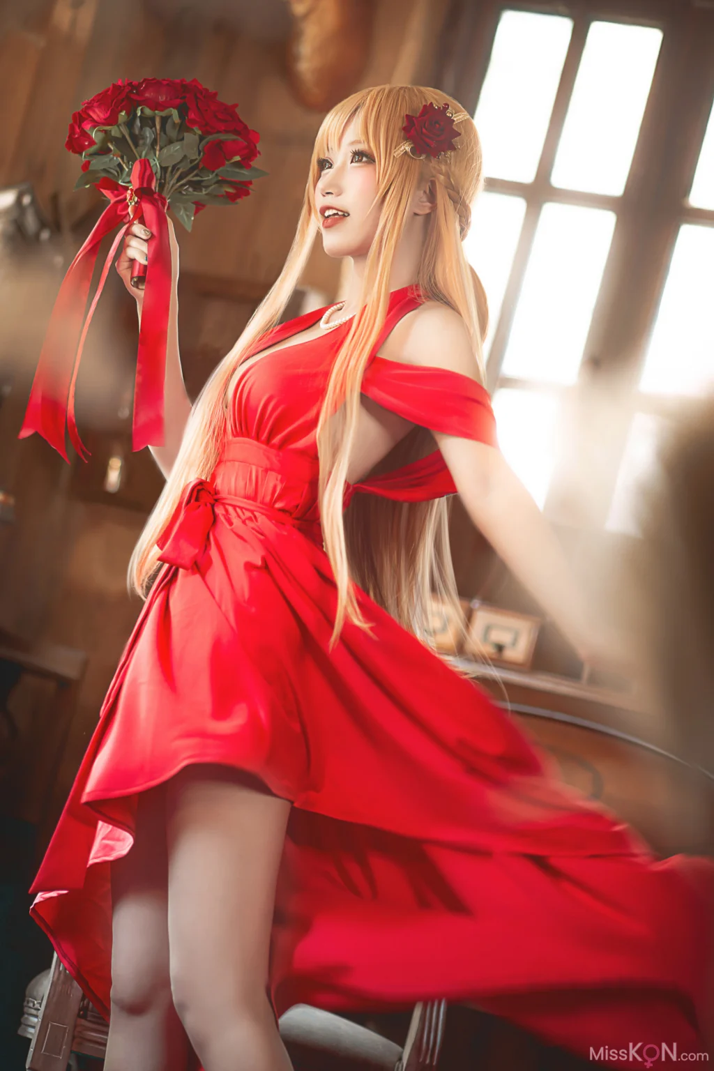 Coser@切切Celia: 刀剑神域 亚丝娜礼服 (28 photos)